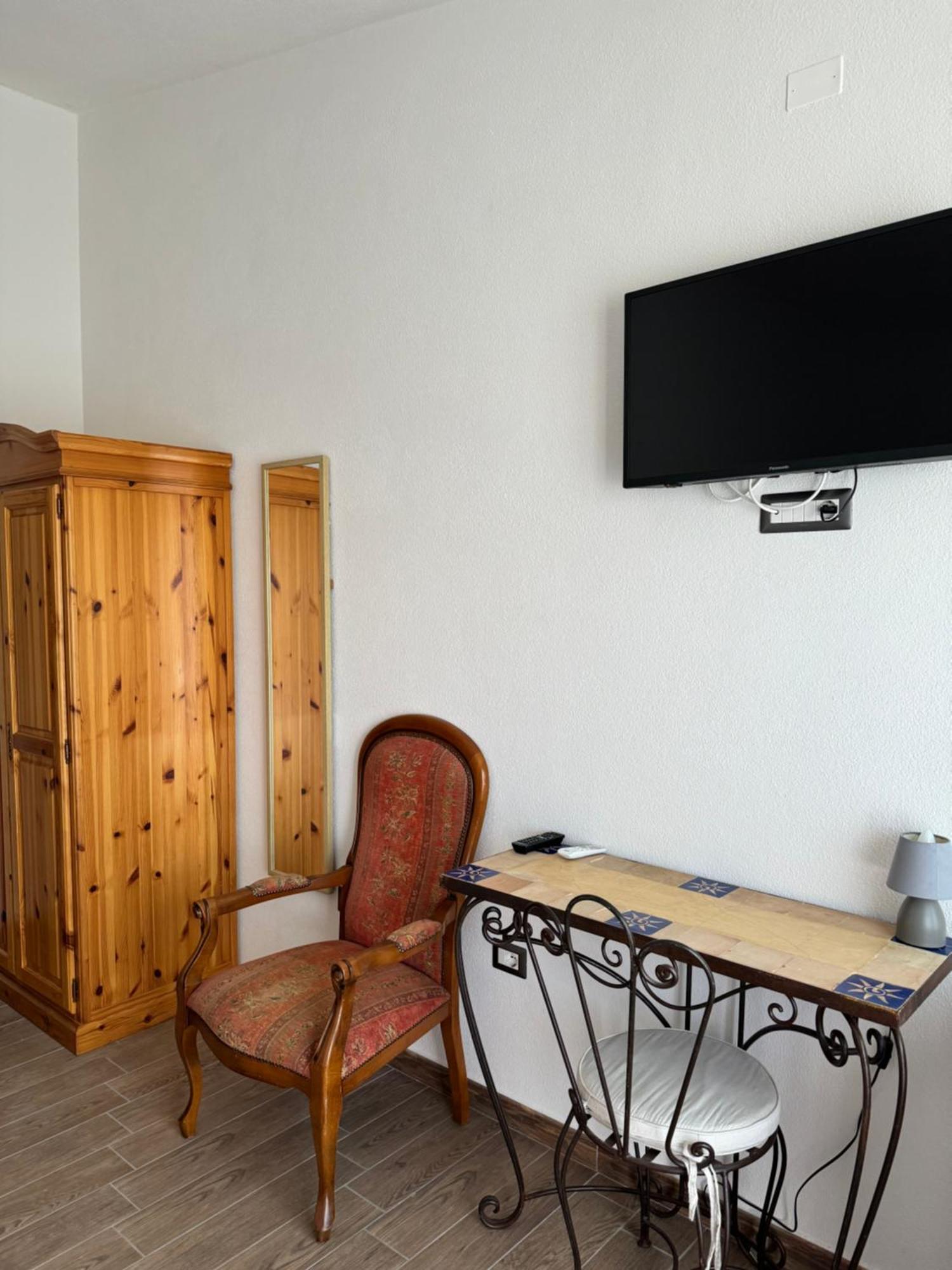 Iloghe Di Marras Otel Loculi Dış mekan fotoğraf